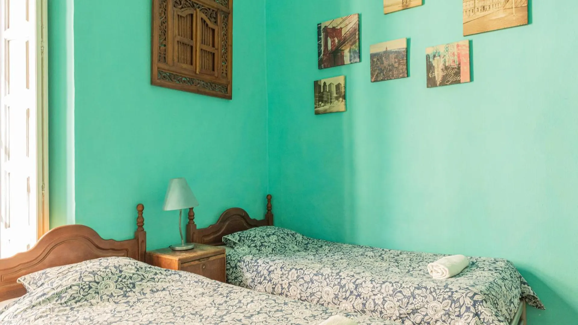 Private Rooms In Historic Building On The Square Málaga 0*,  Spanje