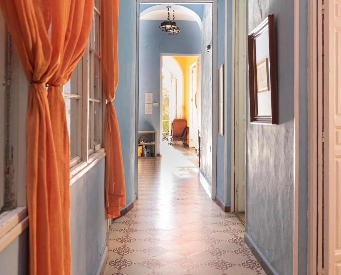Private Rooms In Historic Building On The Square Málaga