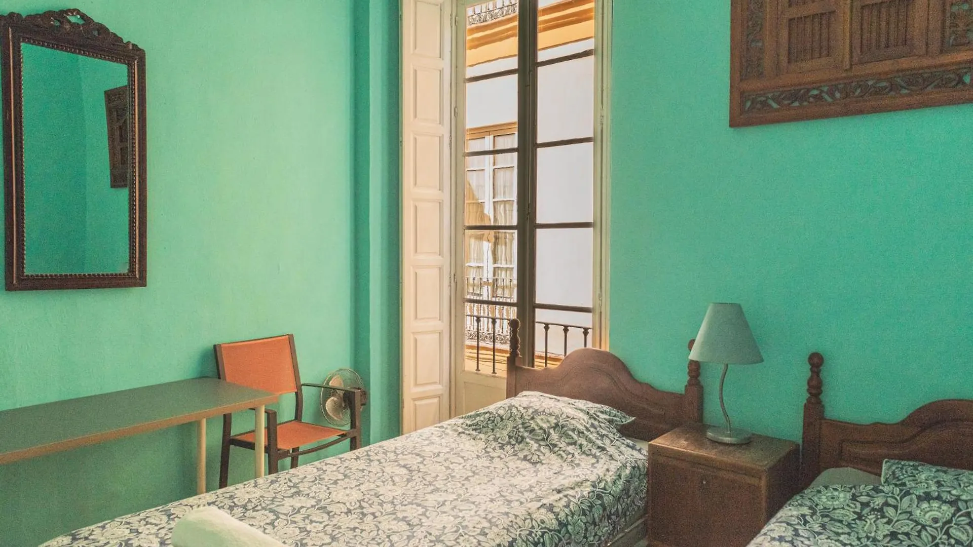 Private Rooms In Historic Building On The Square Málaga