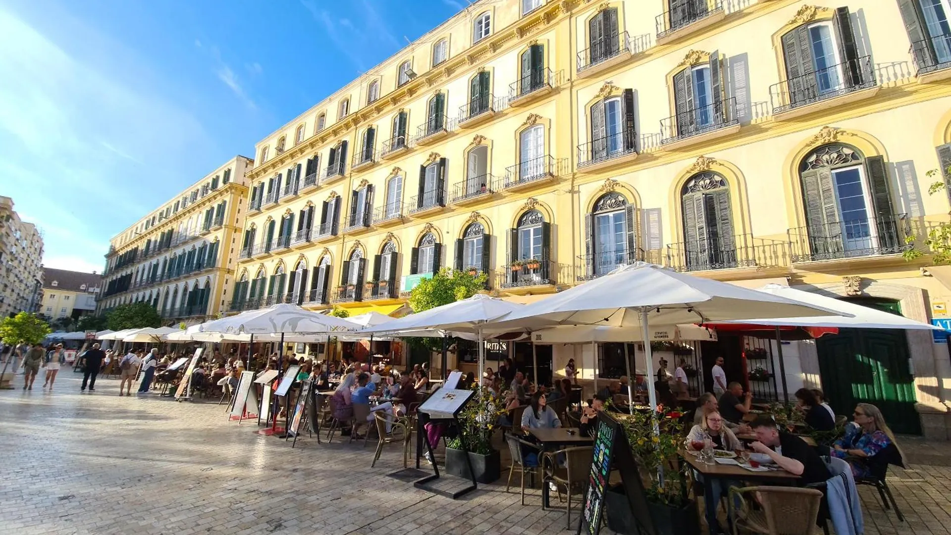 Private Rooms In Historic Building On The Square Málaga 0*,  Spanje