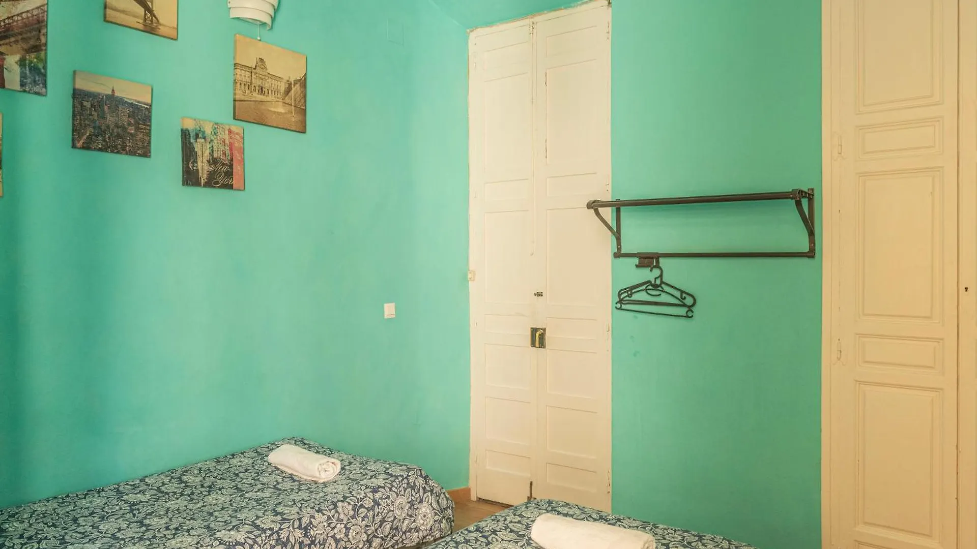 منزل للإقامة Private Rooms In Historic Building On The Square مالقة